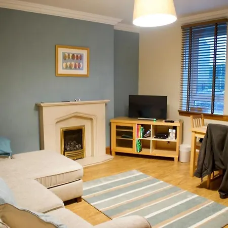 Newly Refurbed Home With Free Parking Edinburgh Exterior photo